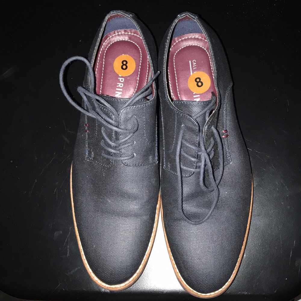 MEN CAS/DRESS SHOES IN NAVY WORN ONCE.